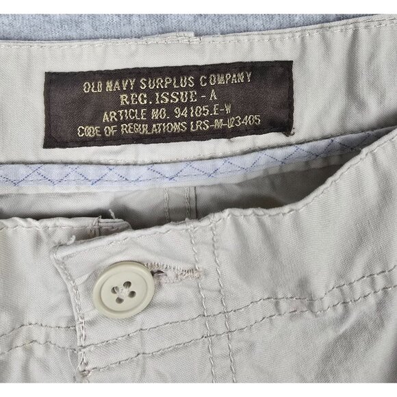 Old Navy Surplus Company Men's Floral Cargo Khaki Shorts Size 40 - Picture 3 of 7